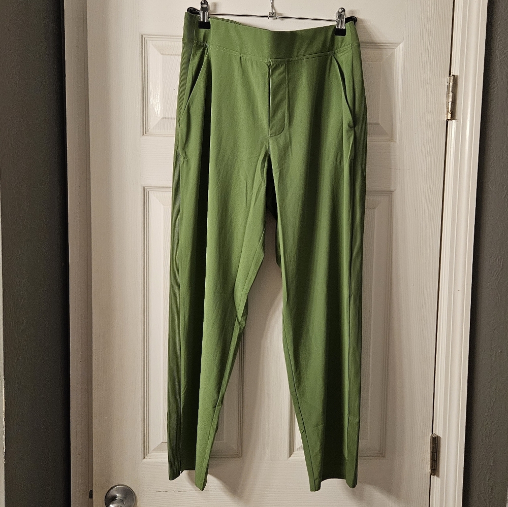 NWOT Athleta Brooklyn Ankle Pant - Vinyard Green Size 12